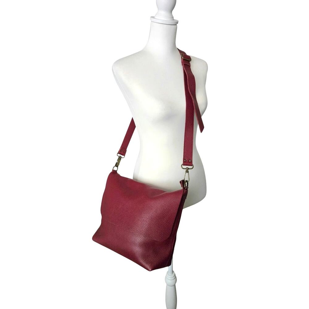11600 Leather Goods Pebbled Crossbody Bag Burgundy Maroon Handcrafted In Spain - Picture 2 of 14